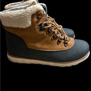 Brown and Blue Lace-Up Boots with Shearling Lining